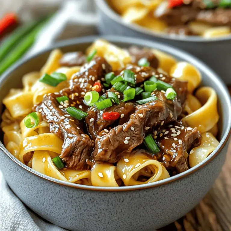 - 225 g breite Reisnudeln - 450 g Flankensteak - 60 ml Sojasauce - 30 ml Hoisinsauce Die Hauptzutaten sind die Basis für deine Mongolian Beef Noodles. Breite Reisnudeln sind perfekt, um die Aromen aufzunehmen. Flankensteak bringt viel Geschmack. Sojasauce und Hoisinsauce geben der Mischung ihre Tiefe und Süße. - 15 g brauner Zucker - 1 Esslöffel Maisstärke - 5 ml Sesamöl - Salz und Pfeffer Mit braunem Zucker bekommst du eine süße Note. Maisstärke hilft, das Rindfleisch zart zu machen. Sesamöl fügt ein nussiges Aroma hinzu, während Salz und Pfeffer den Geschmack abrunden. - 3 Frühlingszwiebeln - 3 Knoblauchzehen - 2,5 cm frischer Ingwer - Sesamkörner zur Garnierung Frühlingszwiebeln geben einen frischen Biss. Knoblauch und Ingwer sorgen für ein tolles Aroma. Sesamkörner machen das Gericht schön und lecker. Nutze die grünen Teile der Frühlingszwiebeln zum Garnieren. Diese Zutaten bringen Farbe und Geschmack auf den Teller. Für das vollständige Rezept, schau dir die [Full Recipe] an! Koche die Reisnudeln laut Packungsanleitung. Achte darauf, sie nicht zu lange zu garen. Nach dem Kochen, lasse die Nudeln abtropfen. Stelle sie dann beiseite, während du das Rindfleisch vorbereitest. Vermische in einer Schüssel das dünn geschnittene Flankensteak mit Sojasauce, Maisstärke, braunem Zucker, Salz und Pfeffer. Rühre alles gut um, damit das Fleisch gleichmäßig mariniert ist. Lass das Fleisch für etwa 15 Minuten ruhen. So nimmt es die Aromen besser auf. Erhitze in einer großen Pfanne oder einem Wok das Pflanzenöl bei mittelhoher Hitze. Gib das marinierte Rindfleisch gleichmäßig in die Pfanne. Brate es für 2-3 Minuten, bis es braun ist. Wende das Fleisch und gare es für weitere 1-2 Minuten, bis es durchgegart ist. Nimm das Fleisch aus der Pfanne und stelle es beiseite. Gib in dieselbe Pfanne bei Bedarf etwas mehr Öl. Füge den gehackten Knoblauch, den geriebenen Ingwer und die weißen Teile der Frühlingszwiebeln hinzu. Brate alles für etwa 1 Minute an, bis es duftet. Diese Schritte bringen tolle Aromen in dein Gericht. Gib das angebratene Rindfleisch wieder in die Pfanne. Füge die Hoisinsauce, das Sesamöl und die gekochten Reisnudeln hinzu. Vermenge alles gut und erhitze die Mischung für 2-3 Minuten, bis alles heiß ist. So verbinden sich die Aromen perfekt. Nimm die Pfanne vom Herd und schmecke nach Belieben mit zusätzlicher Sojasauce ab. Richte die Nudeln und die Rindfleischmischung auf Tellern an. Garniere mit den grünen Teilen der Frühlingszwiebeln und Sesamkörnern. So sieht dein Gericht nicht nur gut aus, sondern schmeckt auch fantastisch! - Anpassung der Gewürze: Du kannst die Gewürze nach deinem Geschmack anpassen. Probiere mehr Sojasauce für einen salzigeren Geschmack. Eine Prise Chilipulver kann dem Gericht mehr Würze geben. - Variationen mit zusätzlichen Gemüsesorten: Füge mehr Gemüse hinzu, um die Farben und Texturen zu verbessern. Brokkoli, Paprika oder Karotten passen gut zu den Nudeln. Sie fügen Nährstoffe und Geschmack hinzu. - Unterstützung von regionalen Zutaten: Nutze frische, regionale Zutaten, wenn möglich. Das verbessert den Geschmack und unterstützt lokale Bauern. Achte auf saisonale Produkte, die du in deinem Gericht verwenden kannst. - Verwendung von verschiedenen Nudelsorten: Experimentiere mit verschiedenen Nudelsorten. Du kannst auch Udon-Nudeln oder Soba verwenden. Diese Variationen bringen neue Texturen und Geschmäcker in dein Gericht. - Kreative Serviervarianten: Serviere die Nudeln in tiefen Schalen, um eine ansprechende Präsentation zu schaffen. Du kannst die Nudeln auch auf einem großen Teller anrichten. Das sieht immer gut aus. - Empfehlungen für Beilagen: Ergänze dein Gericht mit frischen Frühlingsrollen oder einer scharfen Soße. Ein einfacher Gurkensalat kann auch gut dazu passen und sorgt für etwas Frische. {{image_4}} Wenn du kein Rindfleisch magst, gibt es Alternativen. Tausche das Rindfleisch gegen Tofu oder Tempeh. Diese Optionen sind voll von Geschmack und Nährstoffen. Schneide den Tofu in Würfel und mariniere ihn wie das Rindfleisch. Brate ihn dann goldbraun an. Tempeh hat einen nussigen Geschmack. Du kannst ihn auch in dünne Scheiben schneiden und anbraten. Du kannst auch Hähnchen oder Garnelen hinzufügen. Hähnchenbrust ist eine gute Wahl. Schneide sie in dünne Streifen und brate sie in der Pfanne. Garnelen sind schnell und einfach. Sie brauchen nur ein paar Minuten, um zu garen. Achte darauf, die Garzeit anzupassen. So bleibt dein Gericht perfekt zubereitet. Die Sauce ist der Schlüssel zu diesem Gericht. Du kannst die Saucen nach deinem Geschmack anpassen. Füge mehr Sojasauce für einen salzigen Geschmack hinzu. Oder verwende scharfe Saucen, um einen Kick zu bekommen. Probiere Sriracha oder Chiliöl. Diese bringen eine neue Dimension in dein Gericht. Um die Mongolian Beef Noodles frisch zu halten, lege sie in den Kühlschrank. Benutze einen luftdichten Behälter. So bleiben die Nudeln und das Rindfleisch für 2-3 Tage gut. Prüfe die Rindfleisch-Nudeln vor dem Essen auf Geruch oder Farbe. Wenn etwas merkwürdig aussieht, wirf es weg. Willst du die Rindfleisch-Nudeln länger aufbewahren? Dann kannst du sie einfrieren. Teile die Portionen in Behälter auf. Achte darauf, dass die Behälter gut verschlossen sind. Wenn du sie aufwärmen willst, nimm sie einen Tag vorher aus dem Gefrierfach. Lass sie im Kühlschrank auftauen. Erhitze sie dann in einer Pfanne mit etwas Wasser oder Brühe, um sie saftig zu halten. Es ist wichtig, die Rindfleisch-Nudeln sicher zu essen. Wenn die Nudeln mehr als drei Tage alt sind, iss sie nicht mehr. Sie könnten schädlich sein. Achte auch auf Veränderungen im Geruch oder Aussehen. Wenn du Zweifel hast, wirf sie lieber weg. So bleibst du gesund und munter. Um die besten Mongolian Beef Noodles zu machen, folgen Sie diesen einfachen Schritten: 1. Nudeln vorbereiten: Kochen Sie die Reisnudeln gemäß den Anweisungen auf der Verpackung. Lassen Sie sie abtropfen und stellen Sie sie beiseite. 2. Rindfleisch marinieren: Mischen Sie das Flankensteak mit Sojasauce, Maisstärke, braunem Zucker, Salz und Pfeffer. Lassen Sie das Fleisch 15 Minuten ruhen. 3. Rindfleisch anbraten: Erhitzen Sie das Pflanzenöl in einer Pfanne. Braten Sie das marinierte Rindfleisch 2-3 Minuten an, bis es braun ist. 4. Aromen anbraten: Fügen Sie Knoblauch, Ingwer und die weißen Teile der Frühlingszwiebeln hinzu. Braten Sie alles für etwa 1 Minute. 5. Zutaten kombinieren: Geben Sie das Rindfleisch, Hoisinsauce, Sesamöl und die gekochten Nudeln in die Pfanne. Mischen Sie alles gut. 6. Fertigstellen und servieren: Garnieren Sie das Gericht mit den grünen Teilen der Frühlingszwiebeln und Sesamkörnern. Ja, Sie können die Nudeln früher zubereiten. Kochen Sie die Reisnudeln und lassen Sie sie abkühlen. Lagern Sie sie in einem luftdichten Behälter im Kühlschrank. So bleiben sie frisch für 2-3 Tage. Wenn Sie bereit sind zu essen, können Sie die Nudeln einfach aufwärmen. Um den Geschmack zu verbessern, können Sie folgende Tipps beachten: - Fügen Sie mehr Knoblauch oder Ingwer hinzu für einen intensiveren Geschmack. - Experimentieren Sie mit verschiedenen Saucen, wie scharfer Soße oder Erdnusssauce. - Verwenden Sie frische Kräuter wie Koriander oder Petersilie als Garnierung. Mongolian Beef Noodles passen gut zu verschiedenen Beilagen und Getränken: - Beilagen: Gebratene Gemüse oder einen frischen Salat. - Getränke: Ein kühles Bier oder frisch gebrühter grüner Tee. Für die vollständige Zubereitung und detaillierte Anweisungen schauen Sie sich die Full Recipe an. Dort finden Sie alle Angaben zu Zutaten und Schritt-für-Schritt-Anleitungen. Mongolian Beef Noodles sind einfach und lecker. Wir haben die Hauptzutaten, die Vorbereitung und das Anrichten besprochen. Du kannst beim Aroma spielen und am besten regionale Zutaten nutzen. Auch Variationen mit vegetarischen Optionen sind möglich. Denk an die Lagerung für späteren Genuss und die Sicherheit. Mit all diesen Tipps machst du dein Gericht besonders. Probiere es aus und genieße deine Kreation!